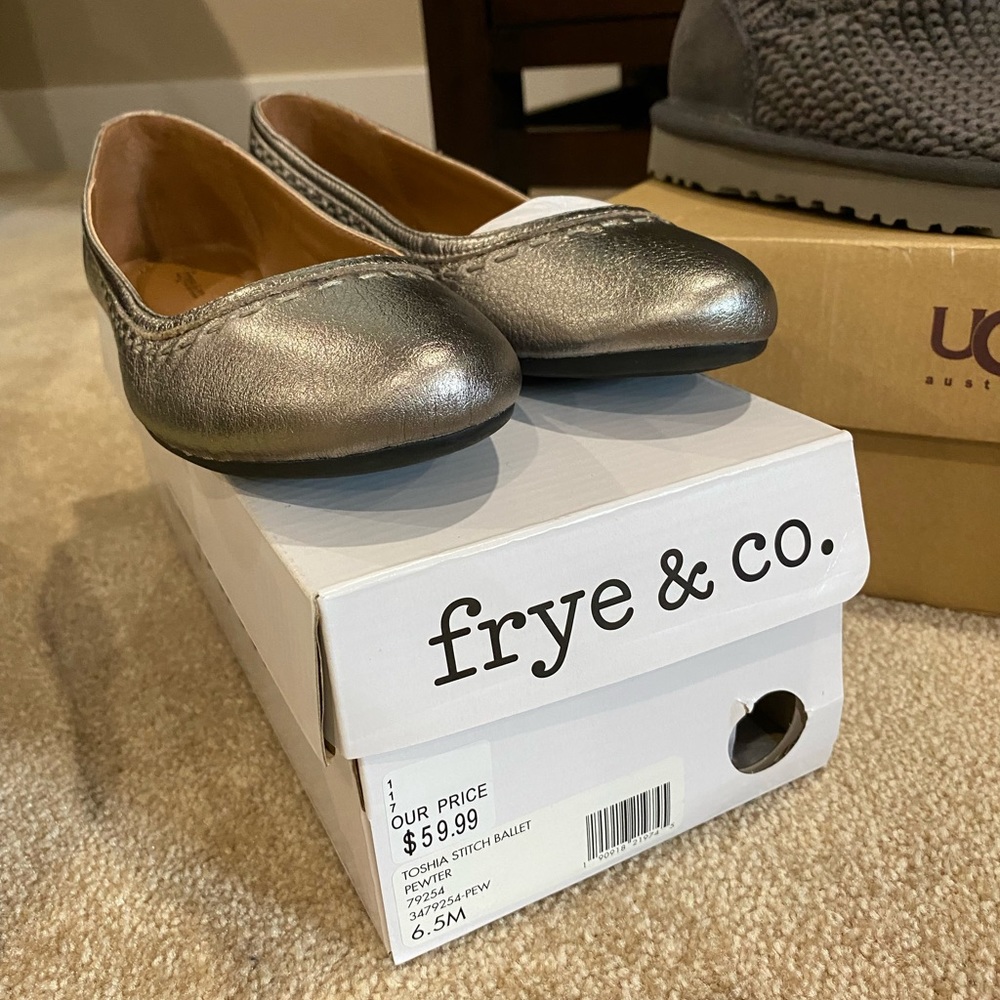 Frye & Co Silver Tone Flats